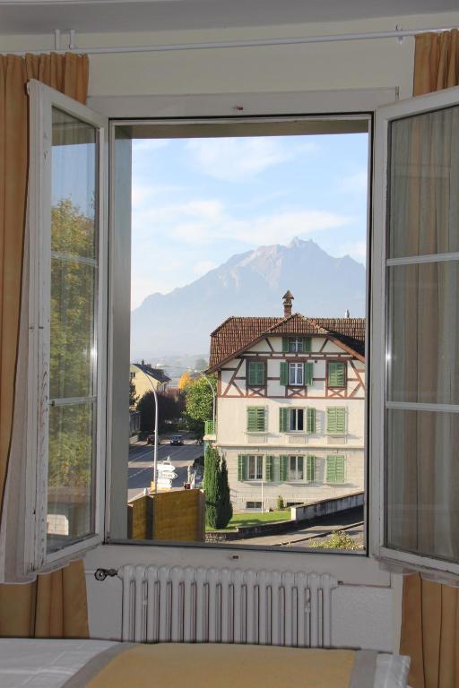 Gasthaus Zum Kreuz Meggen Rom bilde
